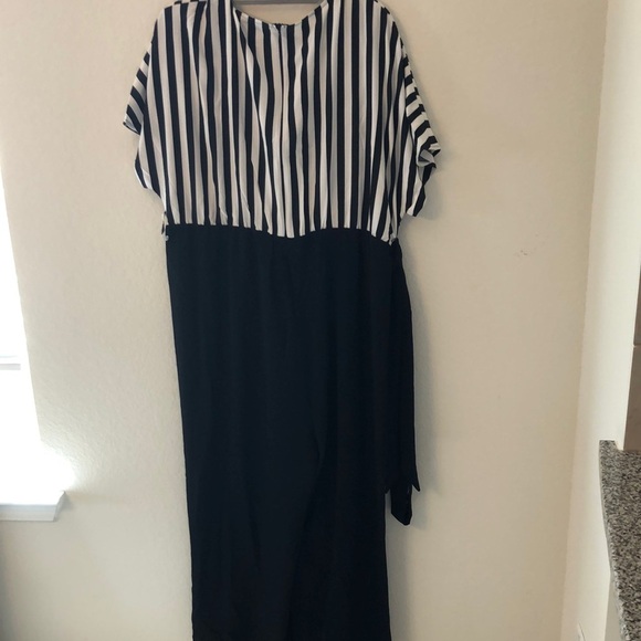 BloomChic Black and White Striped Jumpsuit 18-20 NWT - Picture 5 of 9